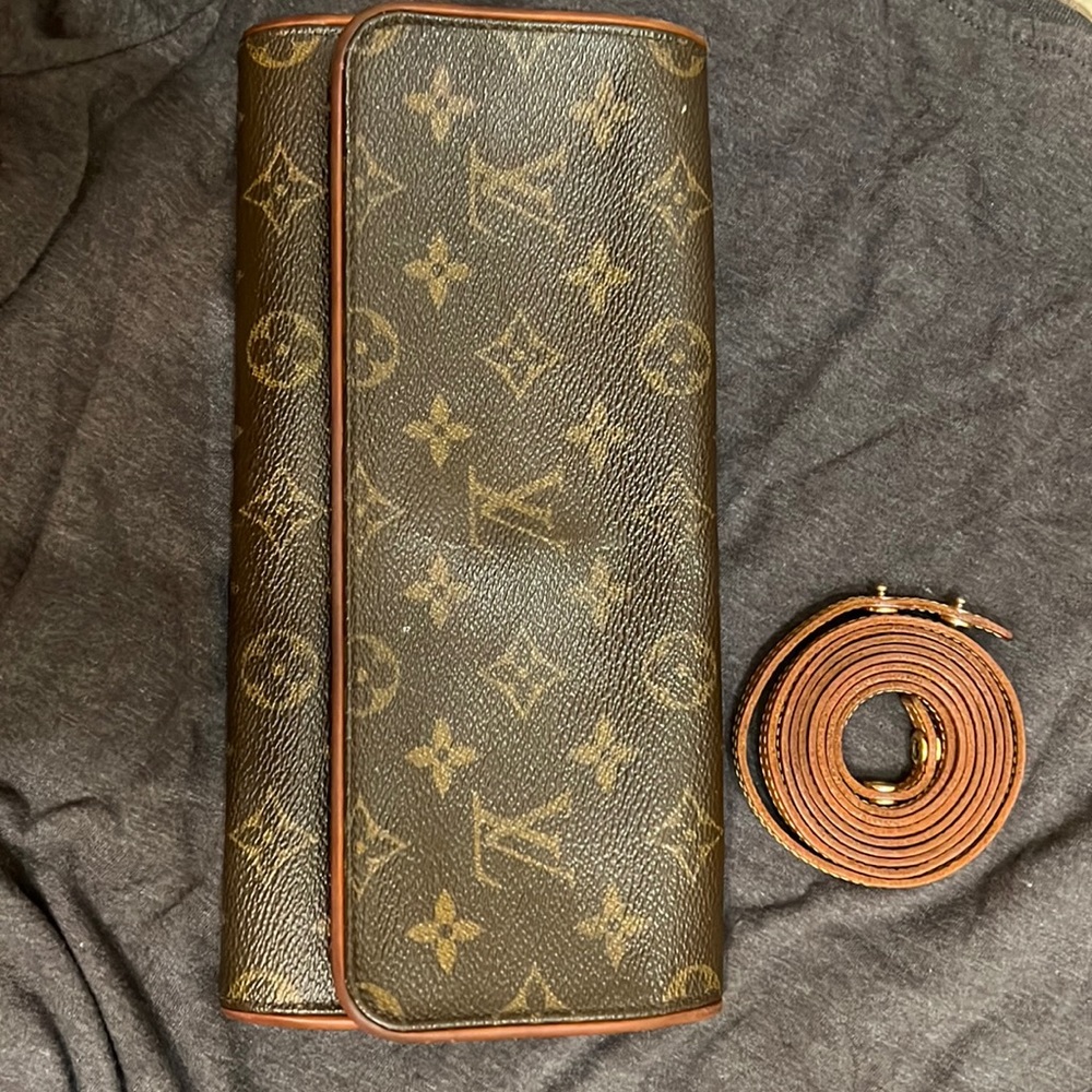 Original verified with Poshmark